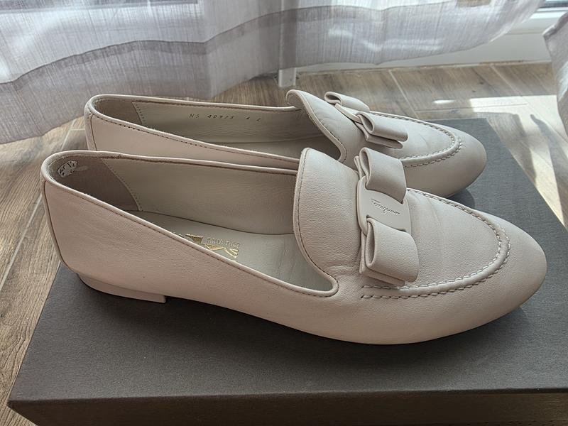 Женские Salvatore Ferragamo Туфли Молочный Кожа