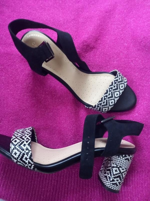 Women Clarks Heels Black Leather 38.5