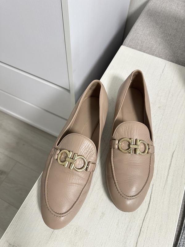 Женские Salvatore Ferragamo Лоферы Бежевый Кожа 41