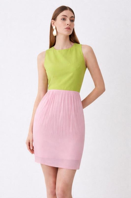 Женское Christian Dior Платье Розовое Шелк M