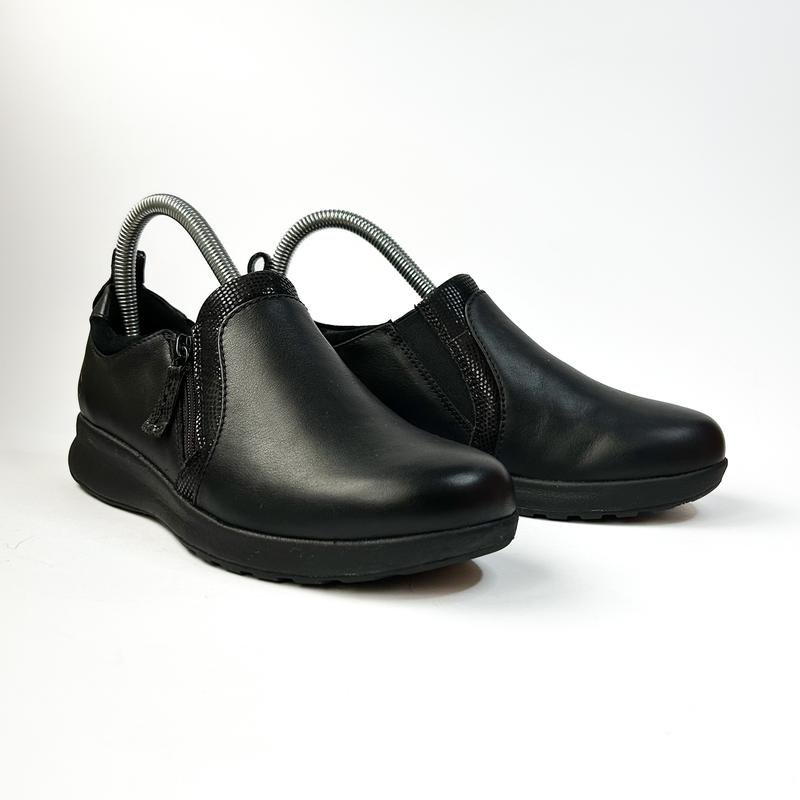 Women Clarks Loafers Black Leather 37
