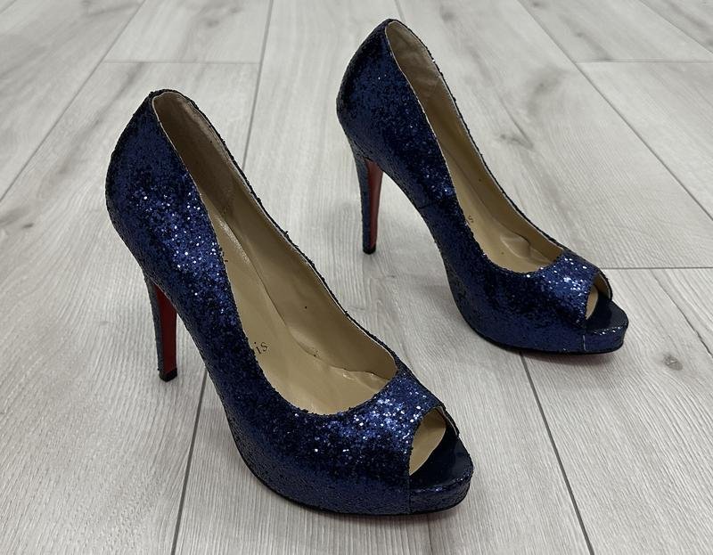 Женские Christian Louboutin Туфли Синий Кожа 38