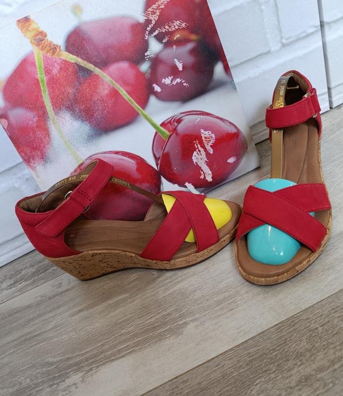 Femme Clarks Talons Rouge Nubuck 37