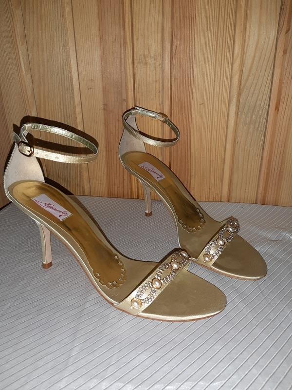 Damen Carvela Absätze Gold 39