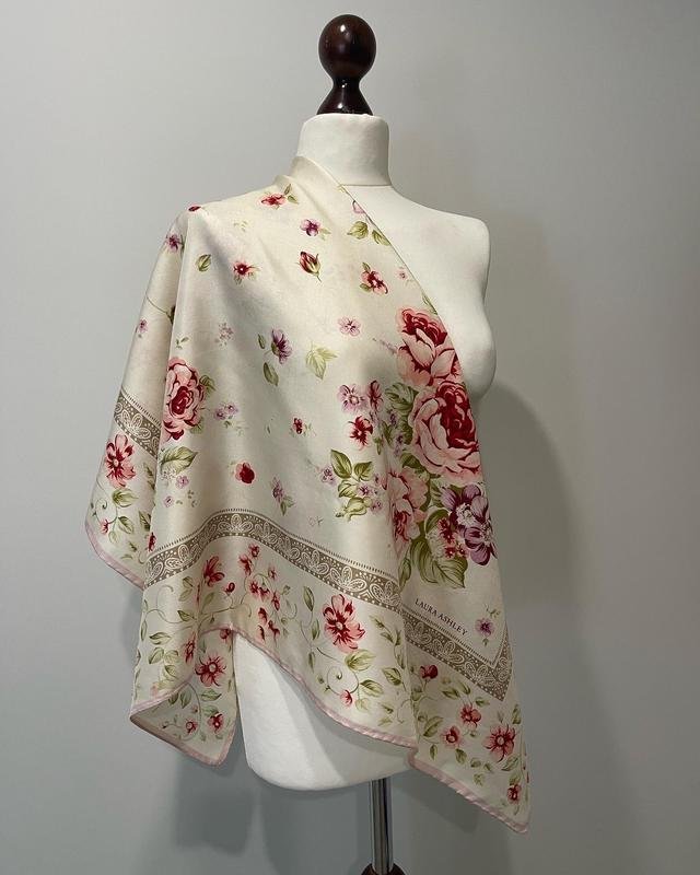 Женский Laura Ashley Шарф Бежевый Шелк