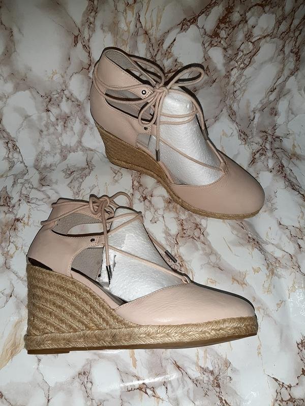 Damen Carvela Absätze Beige Leder 40